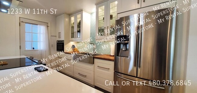 Building Photo - 1233 W 11th St Rental