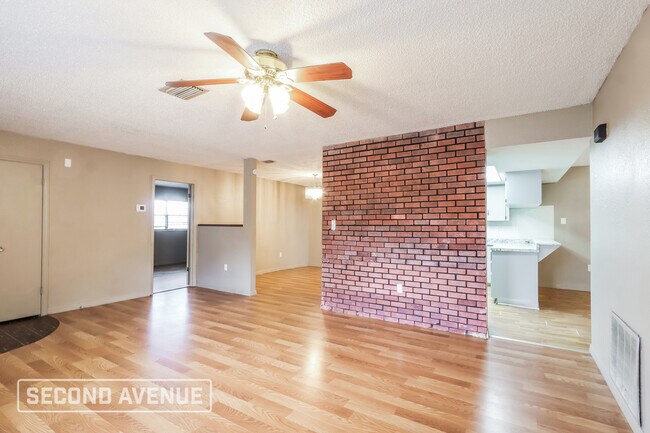 Photo - 8262 Norbert St