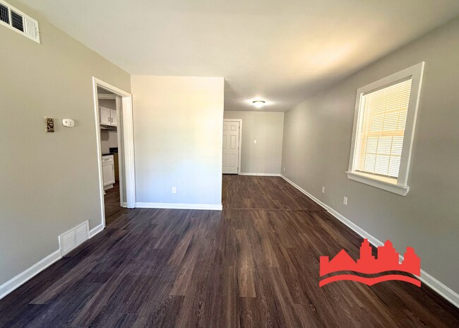 Photo - 3622 University St