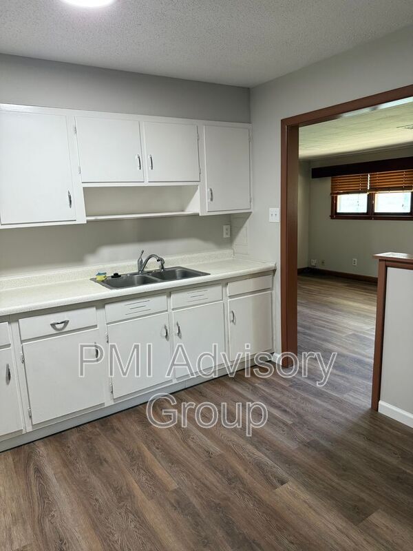 Building Photo - 2521 SW Sunset Rd Rental