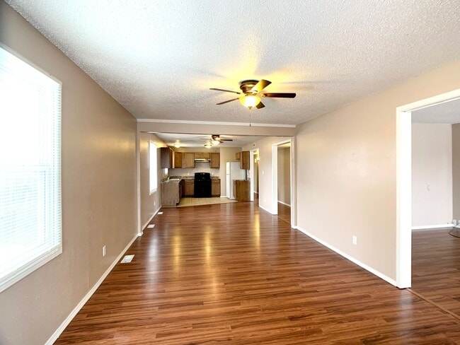 Photo - Three Bed/ 2 Bath House