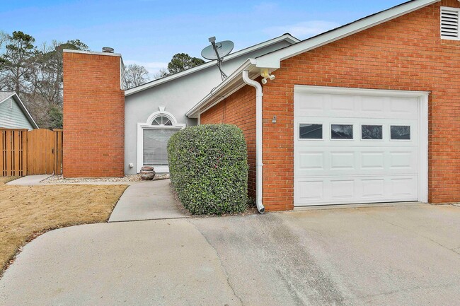 Photo - Immaculate 2bed/2ba in Fayetteville with Lawn Care Included