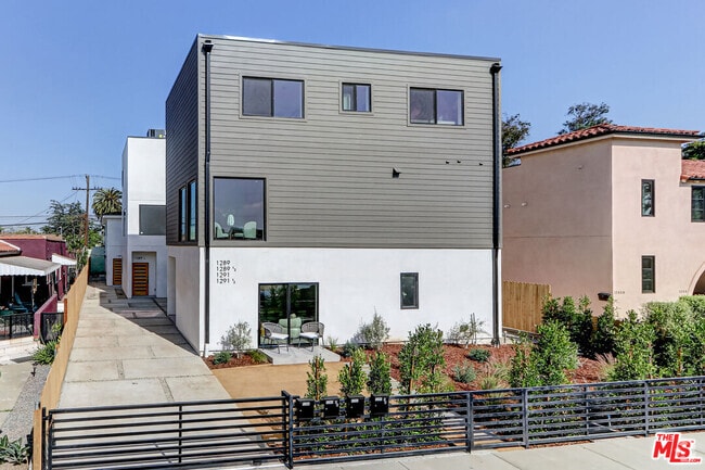Building Photo - 1291 Sycamore Ave Rental