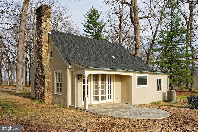 Photo - 2083 Atoka Rd