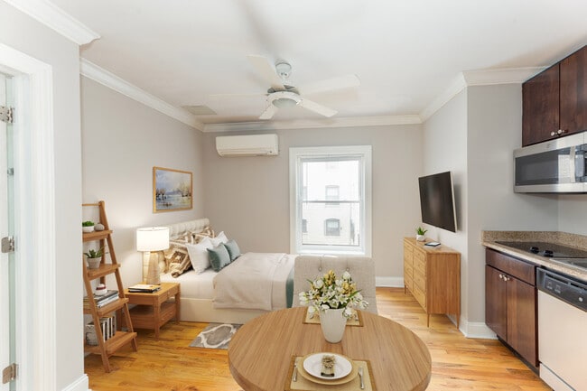 Photo - 721 W. Belmont