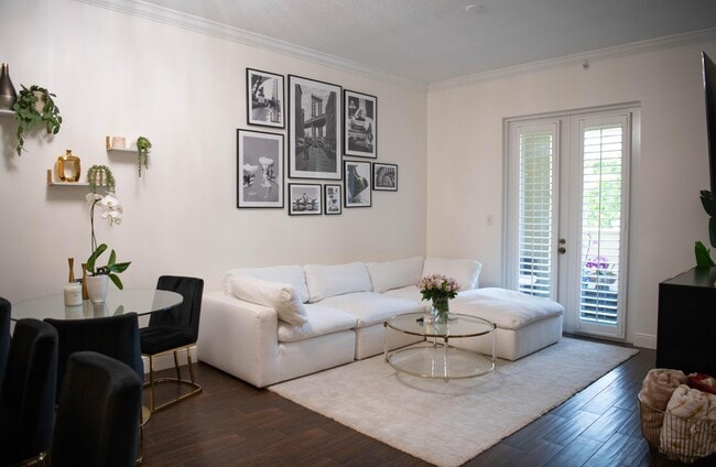 Building Photo - 1203 Town Center Dr Unit 215