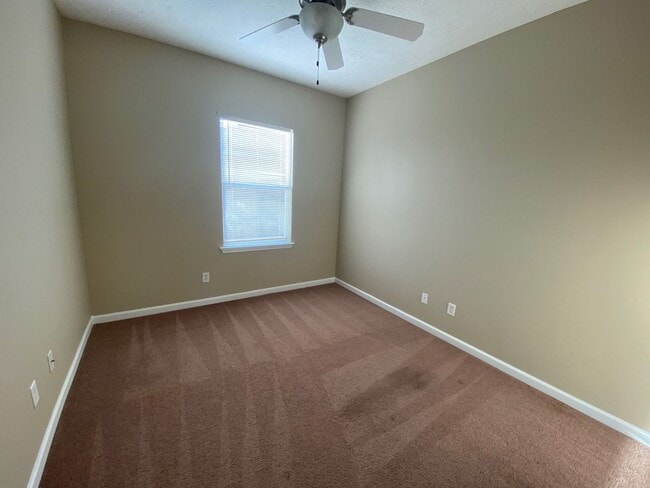 Photo - Cozy 3 Bed/2 Bath Home, Centrally Located in a Quiet Cul-de-Sac! *1/2 OFF Security Deposit for Ac...