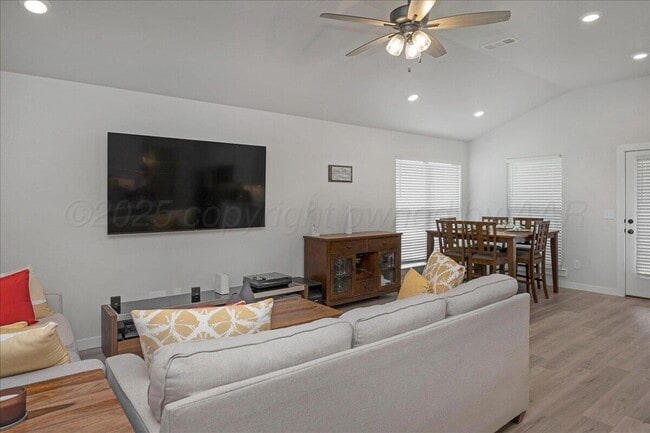 Photo - 7510 John Thomas St
