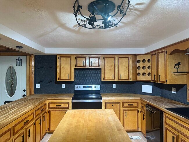 Photo - 192 Dorrs Corner Rd