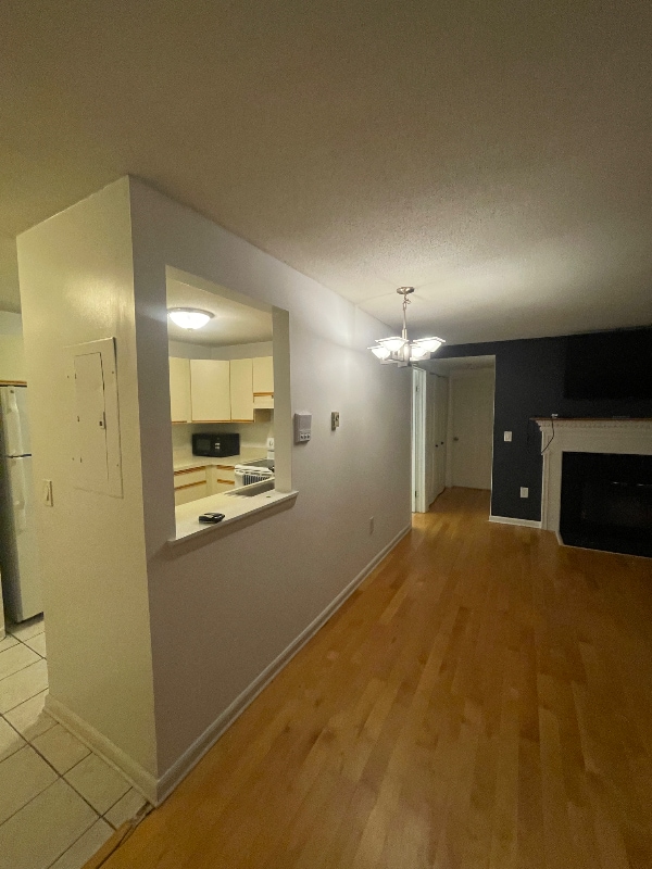 Building Photo - 82 Longview St Rental