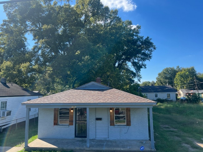 Building Photo - 1591 Boxwood St