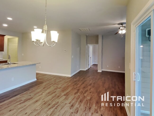 Photo - 652 Rose Mallow Dr