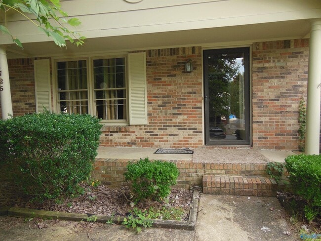 Photo - 1725 Millican Pl NW