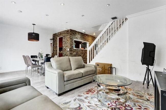 Photo - 8226 NW 8th Pl