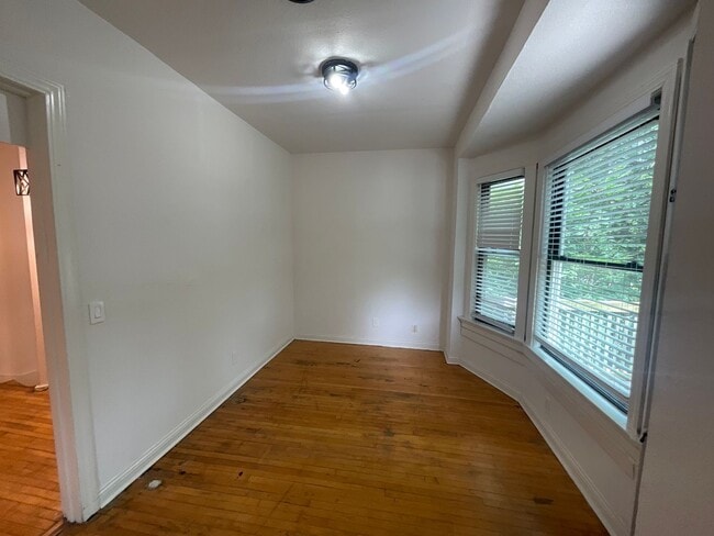 2917 N Richards St Unit 2919 N Richards St (Upper)