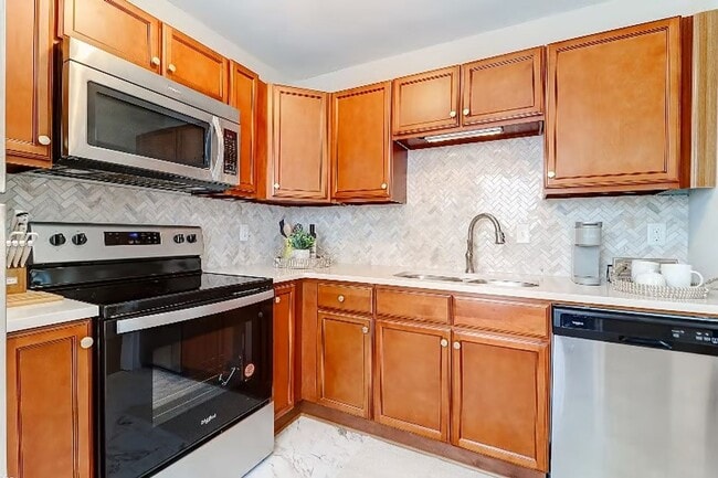 Photo - 2BD/2BA Town Home Mount Pleasant Fully Furnished - Available May 1st, 2026