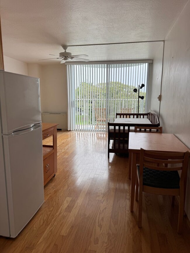 Building Photo - Hilo Lagoon Center - Studio