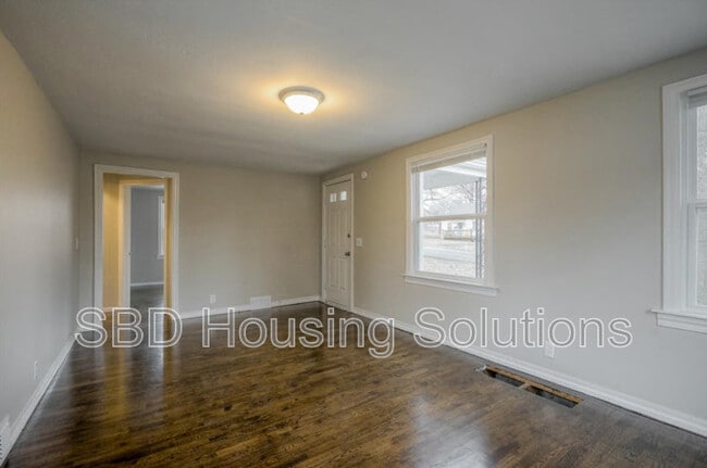 Photo - 10522 E 10th St S