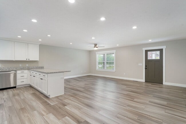 Photo - LEASE NOW! 3 BED, 3.5 BATH NEW BUILD!
