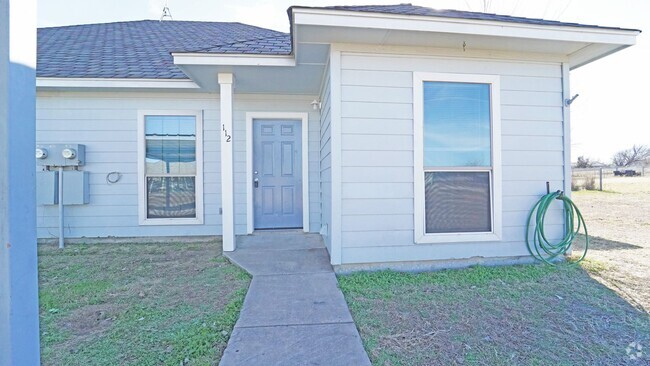 Building Photo - FOR LEASE! Newly Remodeled 3 BR - 2 BA Dup... Rental