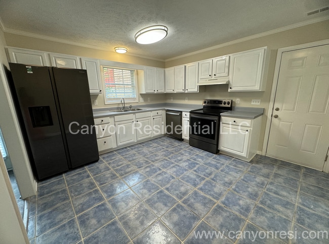 Photo - 229 Lakeside Rd