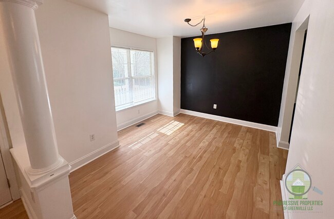 Photo - 199 Woodlark St