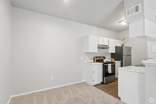 2BR, 2BA - 839SF - Dining Room