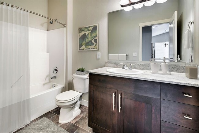 Photo - Eagle River Apartments