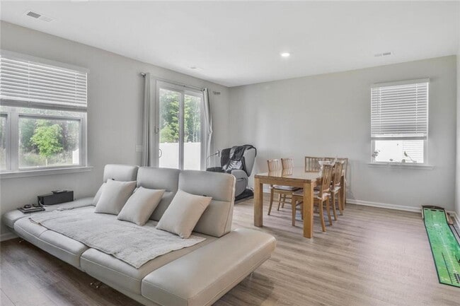 Photo - 301 Merganser Dr