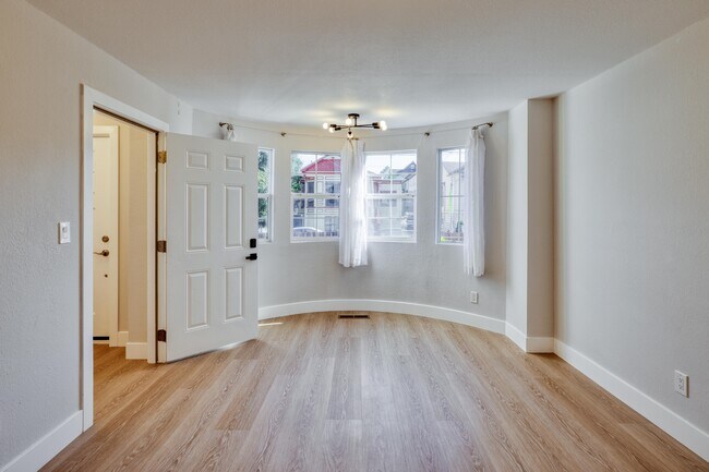 Photo - 2915 Filbert St