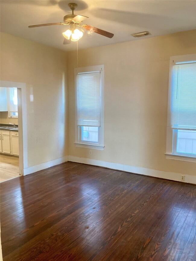 Photo - 3523 Avenue L Unit Front