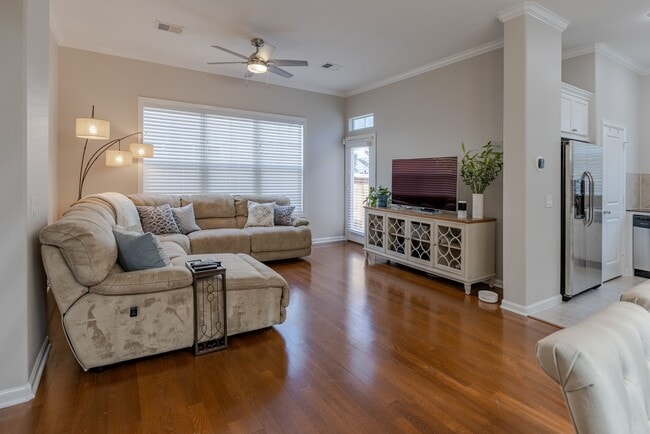 Photo - 5208 Petty St