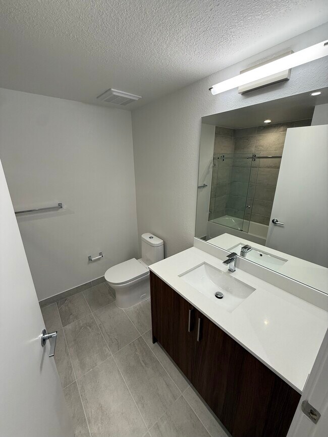 Photo - 3841 NW 12th St Unit B3