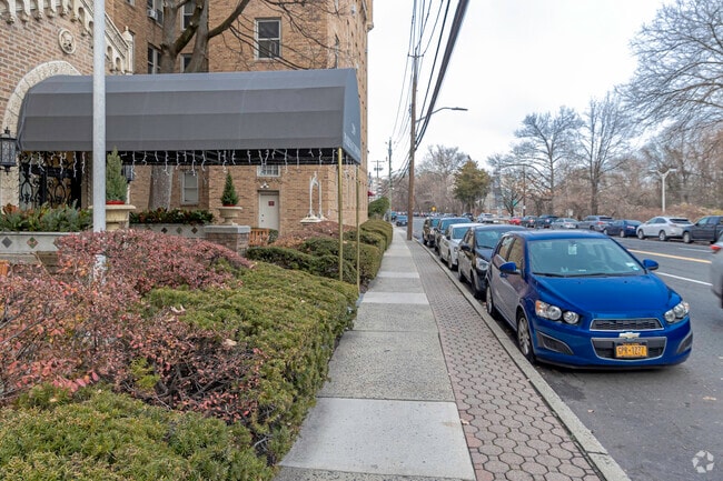 Entrance and Walkway - Parkway Towers