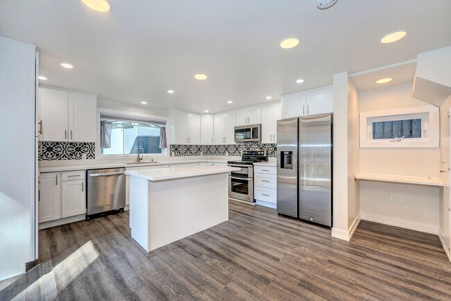 Photo - 2 bed, 1.5 bath in Seattle