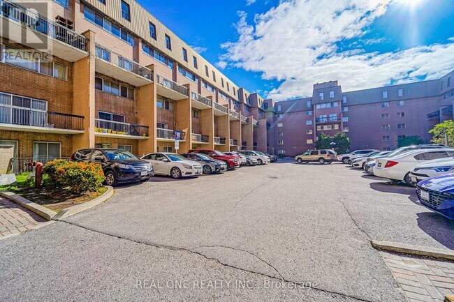 Photo - 165 Cherokee Blvd