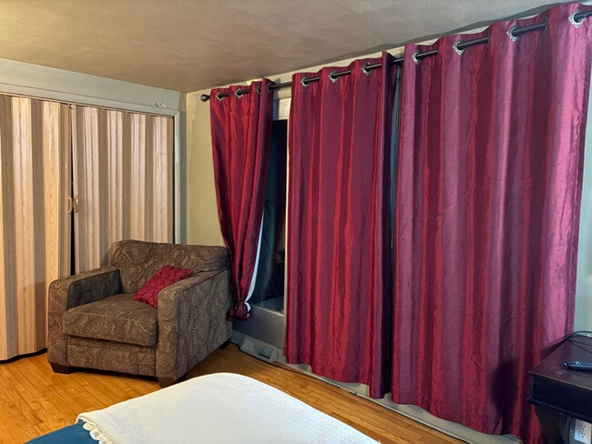 Photo - 105 Robert Dr Unidad Room # 1