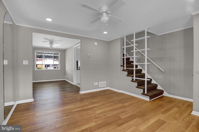 Building Photo - 2857 Plainfield Rd