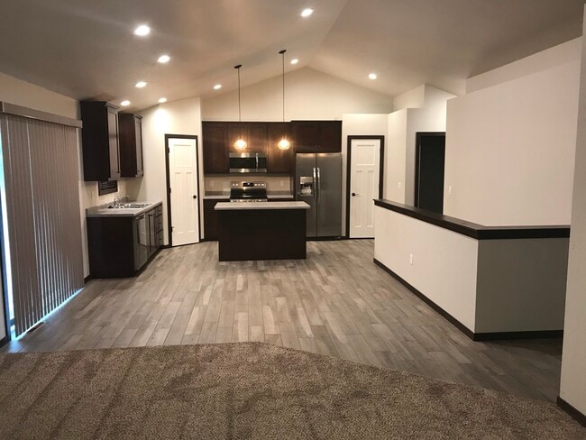 Photo - 1490 Arctic Ct