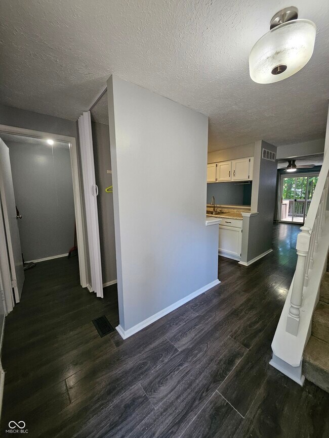 Photo - 9459 Timber View Dr