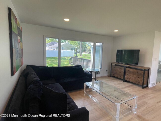 Photo - 12 Greenbrier Rd