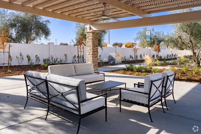 Outdoor Living - Tuscany Villas