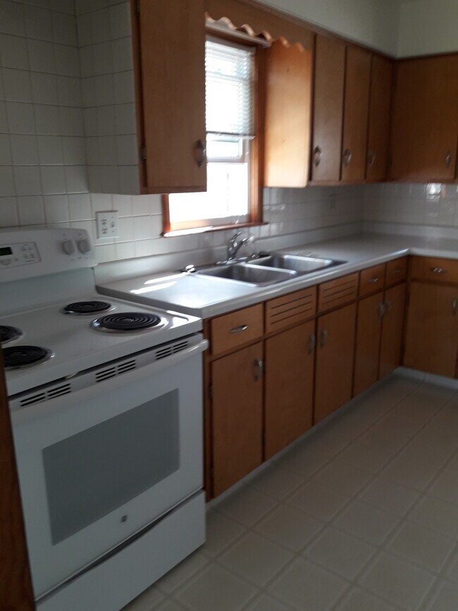 Photo - 2016 Prairie Ave