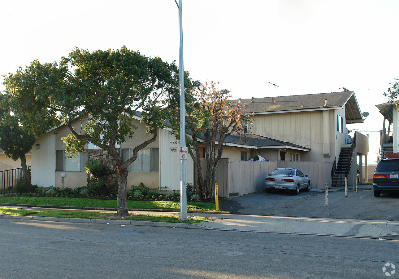 Photo - 735 Shalimar Dr Apartments