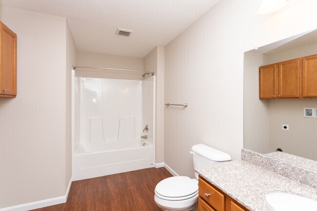 2BR, 2BA - Rosewood - 1294 SF
