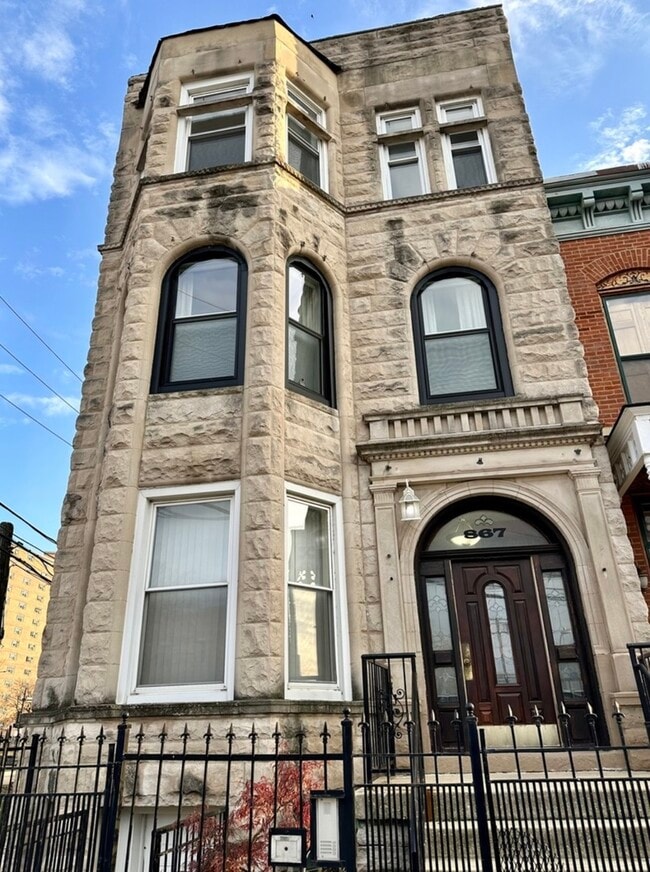 Building Photo - 867 E Pershing Rd Unit 2