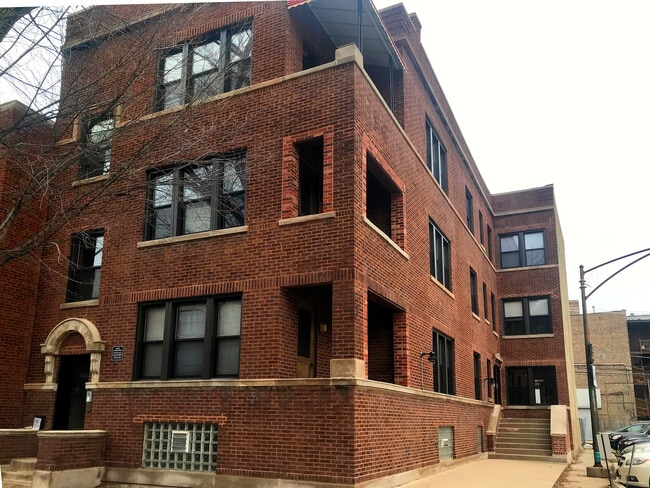 Building Photo - 1644 W Addison St Unit 3F