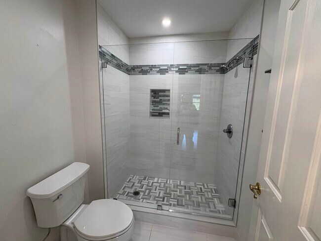Photo - 5400 Park Ave Unit 416