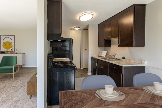 Villa Del Coronado Apartments