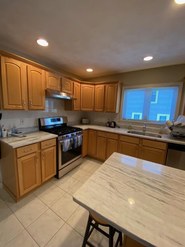 Building Photo - 55 Farragut Ave Unit 1